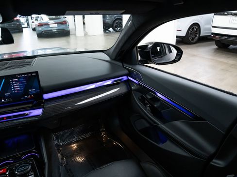 Used 2025 BMW M5 Touring AWD/4WD image 12