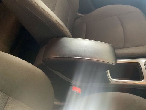Used 2019 Chevrolet Cruze LT FWD image 35