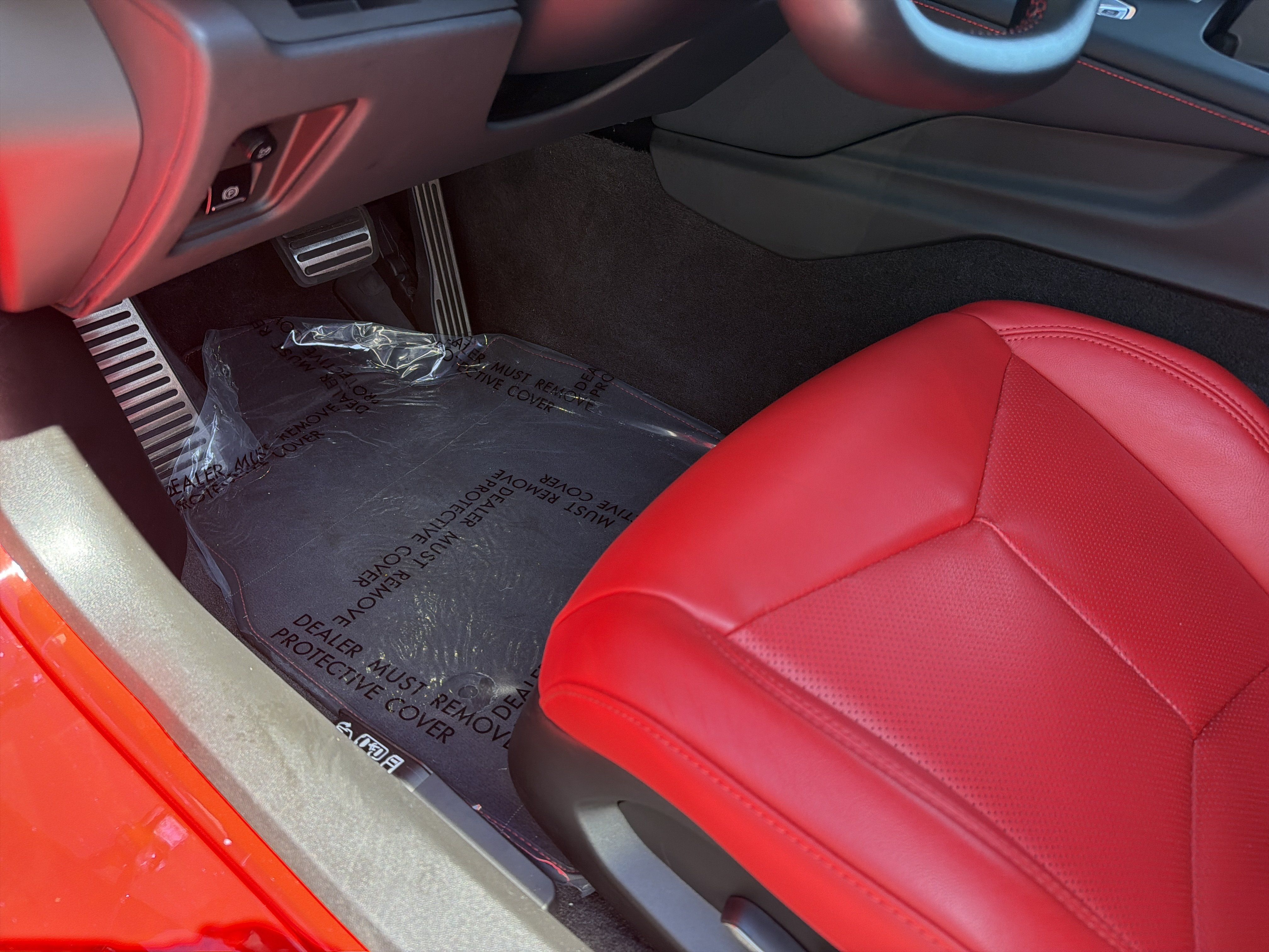 Used 2022 Chevrolet Corvette Stingray Coupe w/ Z51 Performance Package RWD image 17