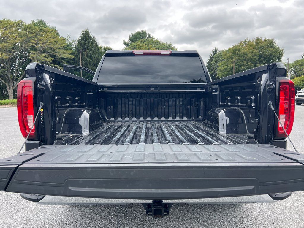 Used 2026 GMC Sierra 1500 SLT AWD/4WD image 22