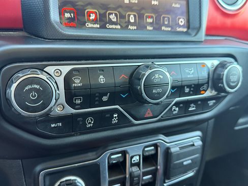 Used 2021 Jeep Gladiator Rubicon AWD/4WD image 23