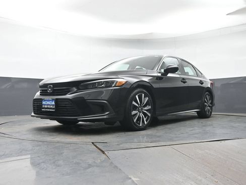 Used 2024 Honda Civic EX image 25