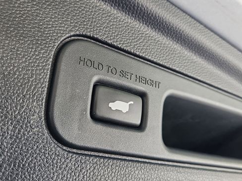 Used 2023 Acura MDX SH-AWD w/ Technology Package image 31