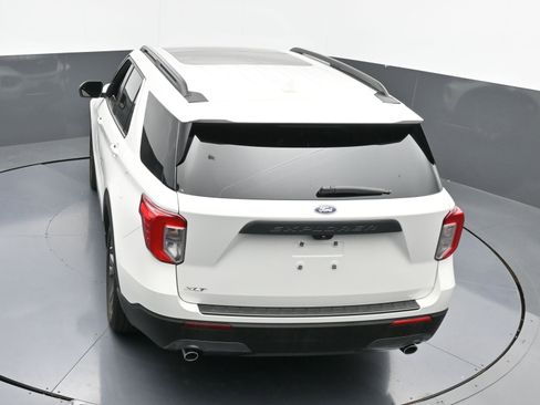 Used 2023 Ford Explorer XLT w/ Equipment Group 202A image 33