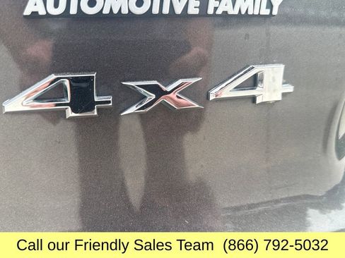 Used 2019 Jeep Cherokee Latitude Plus w/ Cold Weather Group AWD/4WD image 32