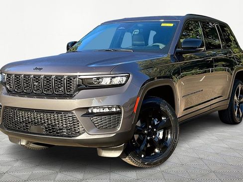 New 2025 Jeep Grand Cherokee Limited w/ Black Appearance Package image 2
