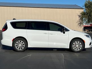 New 2026 Chrysler Pacifica Select AWD/4WD video 2