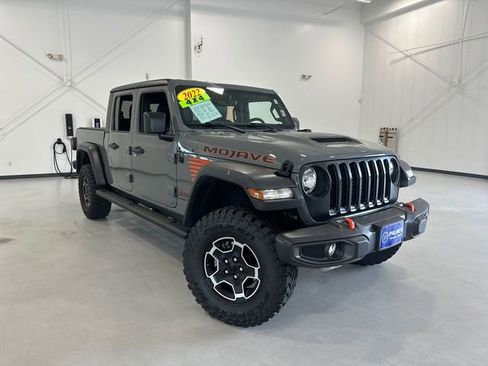 Used 2022 Jeep Gladiator Mojave w/ Cold Weather Group AWD/4WD image 4