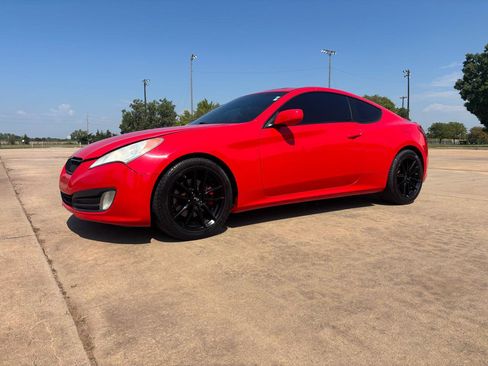 Used 2011 Hyundai Genesis 2.0T image 2