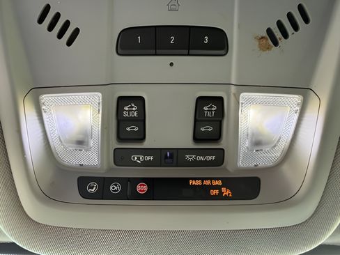 Used 2020 GMC Acadia SLT FWD image 30