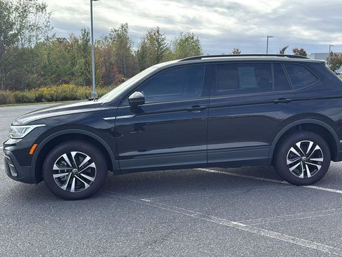Used 2022 Volkswagen Tiguan S image 11