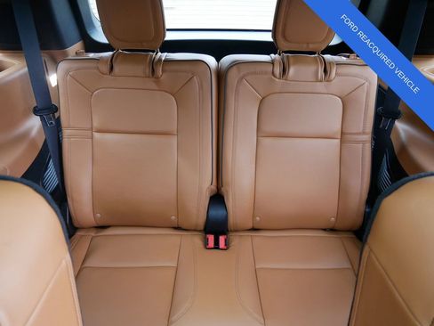 Used 2025 Lincoln Aviator Black Label AWD/4WD image 15