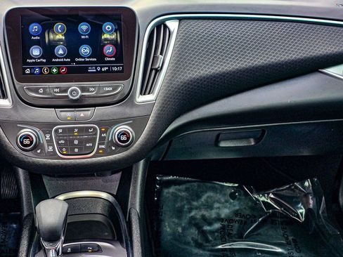 Used 2025 Chevrolet Malibu LT FWD image 19