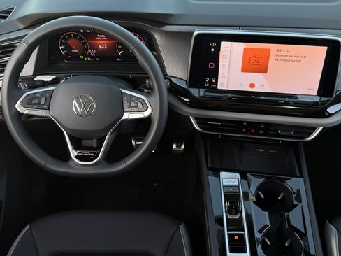 New 2026 Volkswagen Atlas Peak Edition AWD/4WD image 16