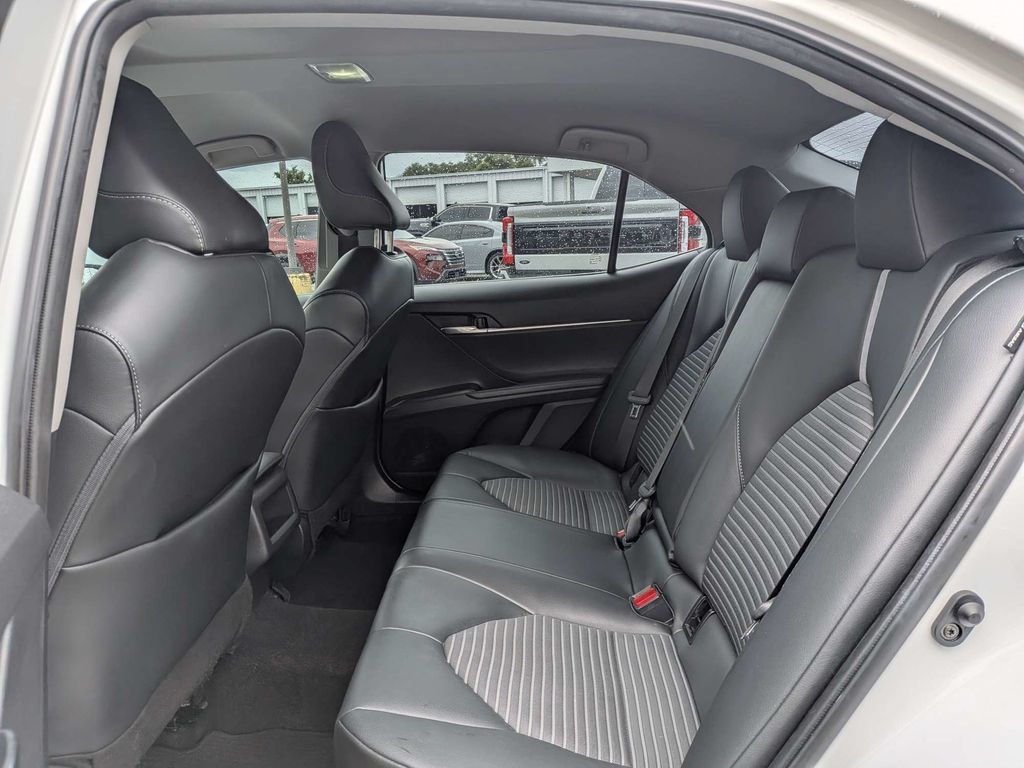 Used 2023 Toyota Camry SE FWD image 12