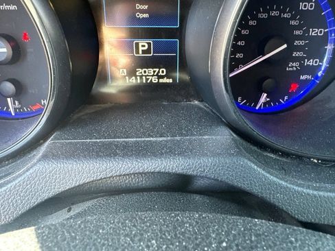 Used 2017 Subaru Outback 2.5i Premium AWD/4WD image 3