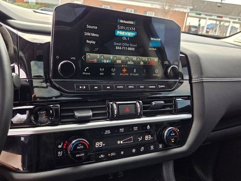 Used 2025 Nissan Pathfinder Platinum image 21