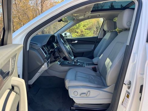 Used 2020 Audi Q5 2.0T Premium w/ Convenience Package image 24