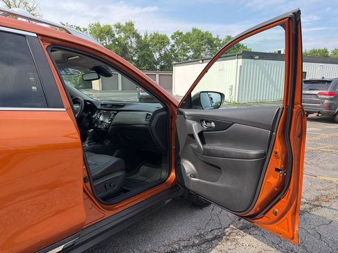 Used 2020 Nissan Rogue SL w/ Premium Package AWD/4WD image 31