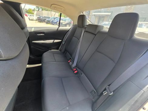 Used 2021 Toyota Corolla LE FWD image 12