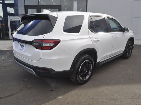 Certified 2025 Honda Pilot EX-L image 7