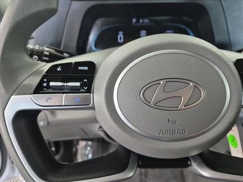 Used 2024 Hyundai Elantra SE FWD image 29