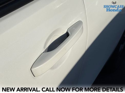 Used 2024 Honda HR-V EX-L image 10