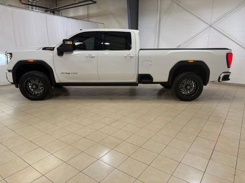 Used 2024 GMC Sierra 3500 AT4 w/ AT4 Premium Plus Package AWD/4WD image 3