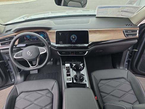 New 2026 Volkswagen Atlas SE image 14