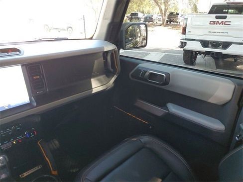 Used 2022 Ford Bronco Badlands image 54