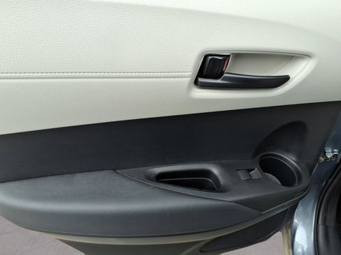 Used 2022 Toyota Corolla Cross LE image 29