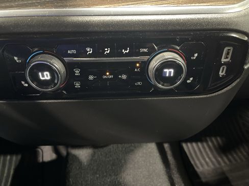 Used 2024 Chevrolet Silverado 1500 LT AWD/4WD image 21
