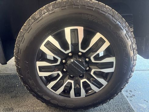 Used 2026 GMC Sierra 2500 Denali Ultimate AWD/4WD image 8