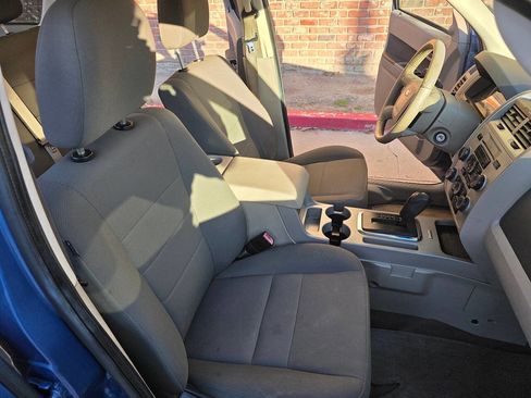 Used 2010 Ford Escape XLT image 12