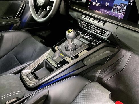 Used 2026 Porsche 911 GT3 RWD image 16