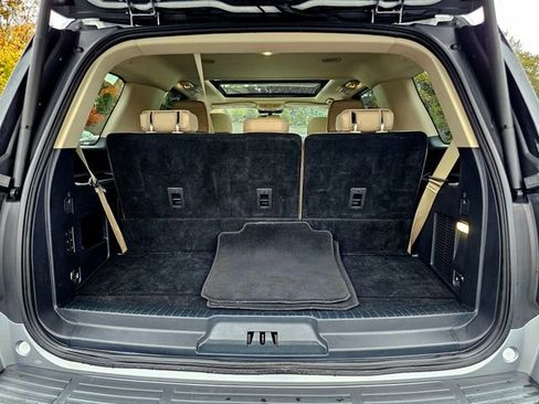 Used 2022 Ford Expedition Limited image 10