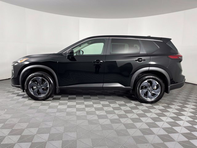 Certified 2026 Nissan Rogue SV FWD image 7