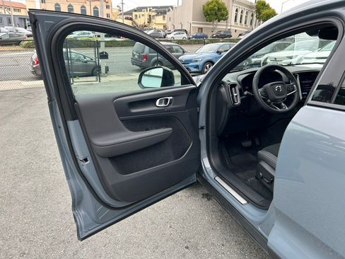 Used 2023 Volvo C40 P8 Recharge Plus w/ Climate Package AWD/4WD image 9