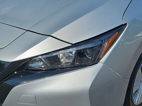 Used 2025 Nissan Leaf S FWD image 30