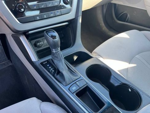 Used 2017 Hyundai Sonata SE FWD image 25
