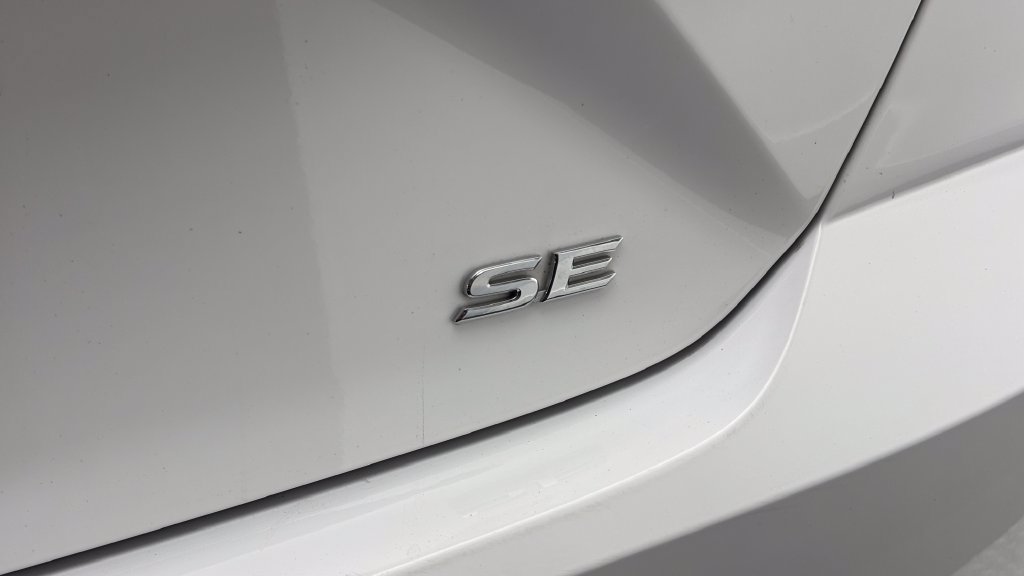 Used 2025 Toyota Camry SE FWD image 9