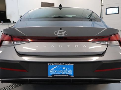 Used 2024 Hyundai Elantra SEL FWD image 6