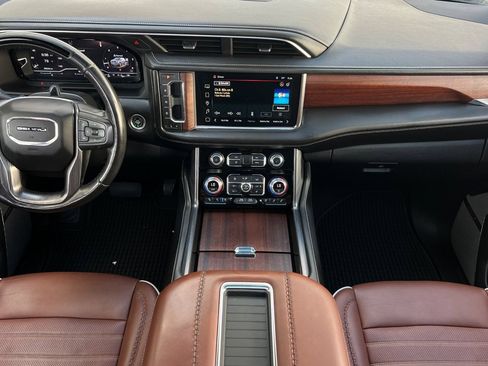 Used 2023 GMC Yukon Denali Ultimate AWD/4WD image 17