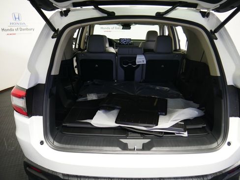 New 2026 Honda Pilot Touring image 23