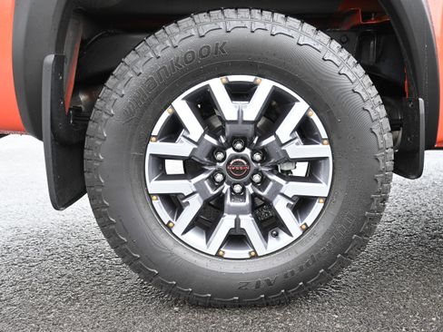 Used 2025 Nissan Frontier PRO-4X image 9