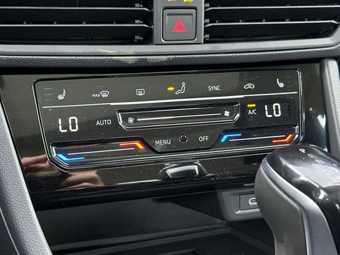 New 2026 Volkswagen Jetta SE FWD image 17