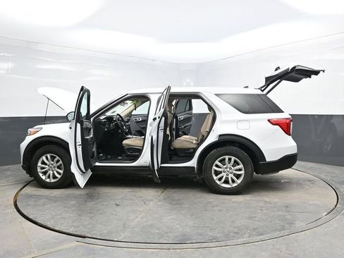 Used 2021 Ford Explorer Base image 43