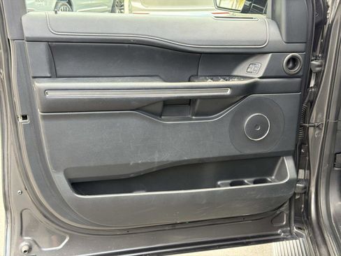Used 2020 Ford Expedition XLT w/ Equipment Group 202A RWD image 15