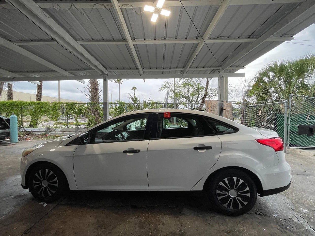Used 2015 Ford Focus S FWD image 3