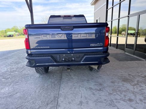 Used 2022 Chevrolet Silverado 2500 High Country w/ Safety Package II AWD/4WD image 4